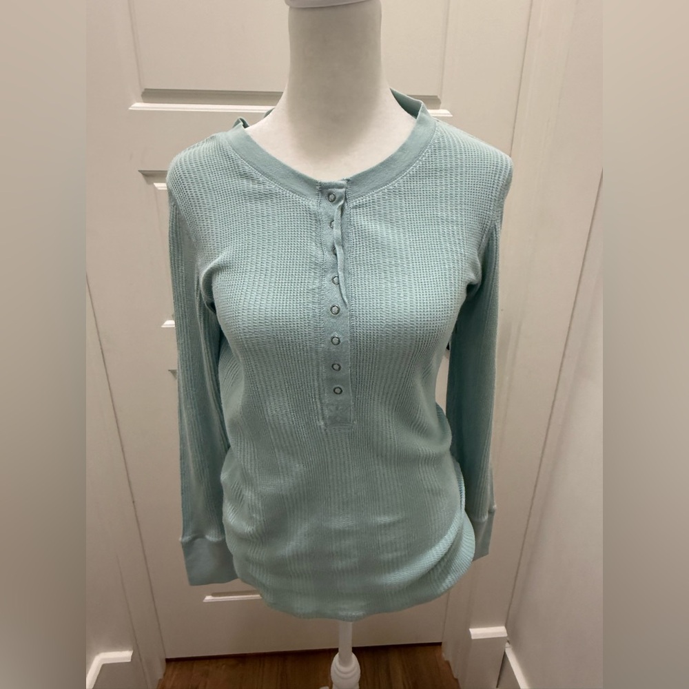 Aerie. Long Sleeve Waffle Thermal. Light blue. Size Medium.